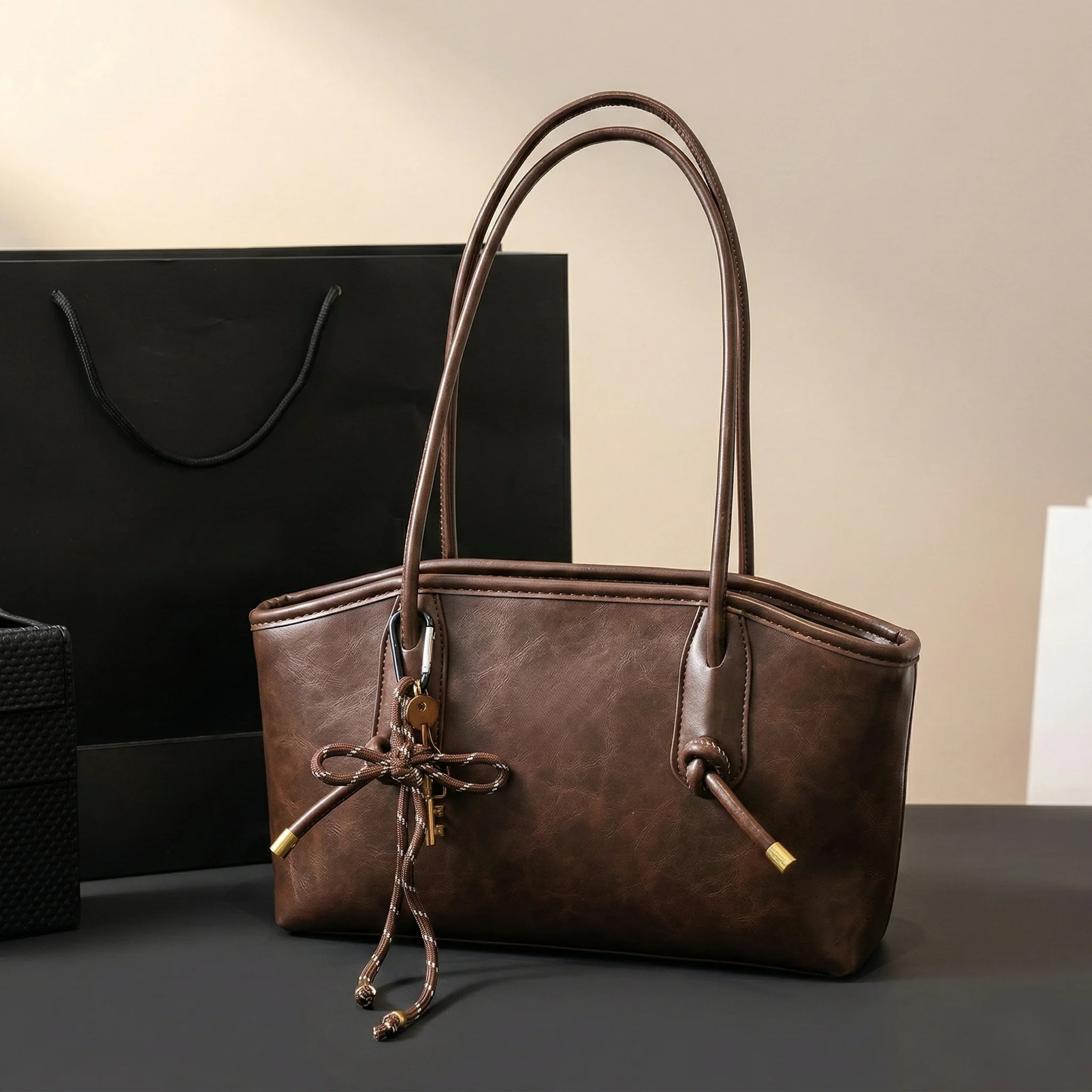 Patina™ – Vintage Bow Leather-Look Shoulder Tote Bag + 50% OFF - Image 9